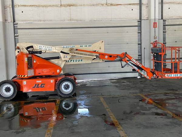 Plataforma artículada JLG E 450 AJ